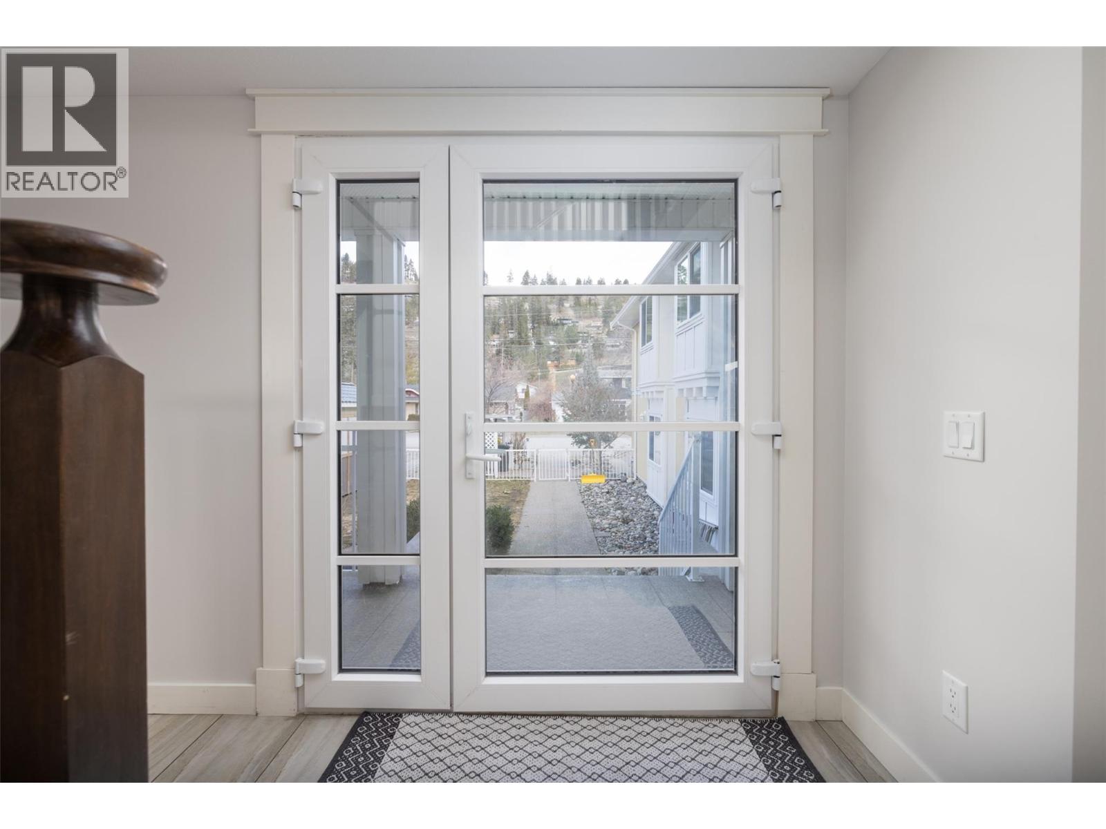 4244 Beach Avenue. Peachland, British Columbia