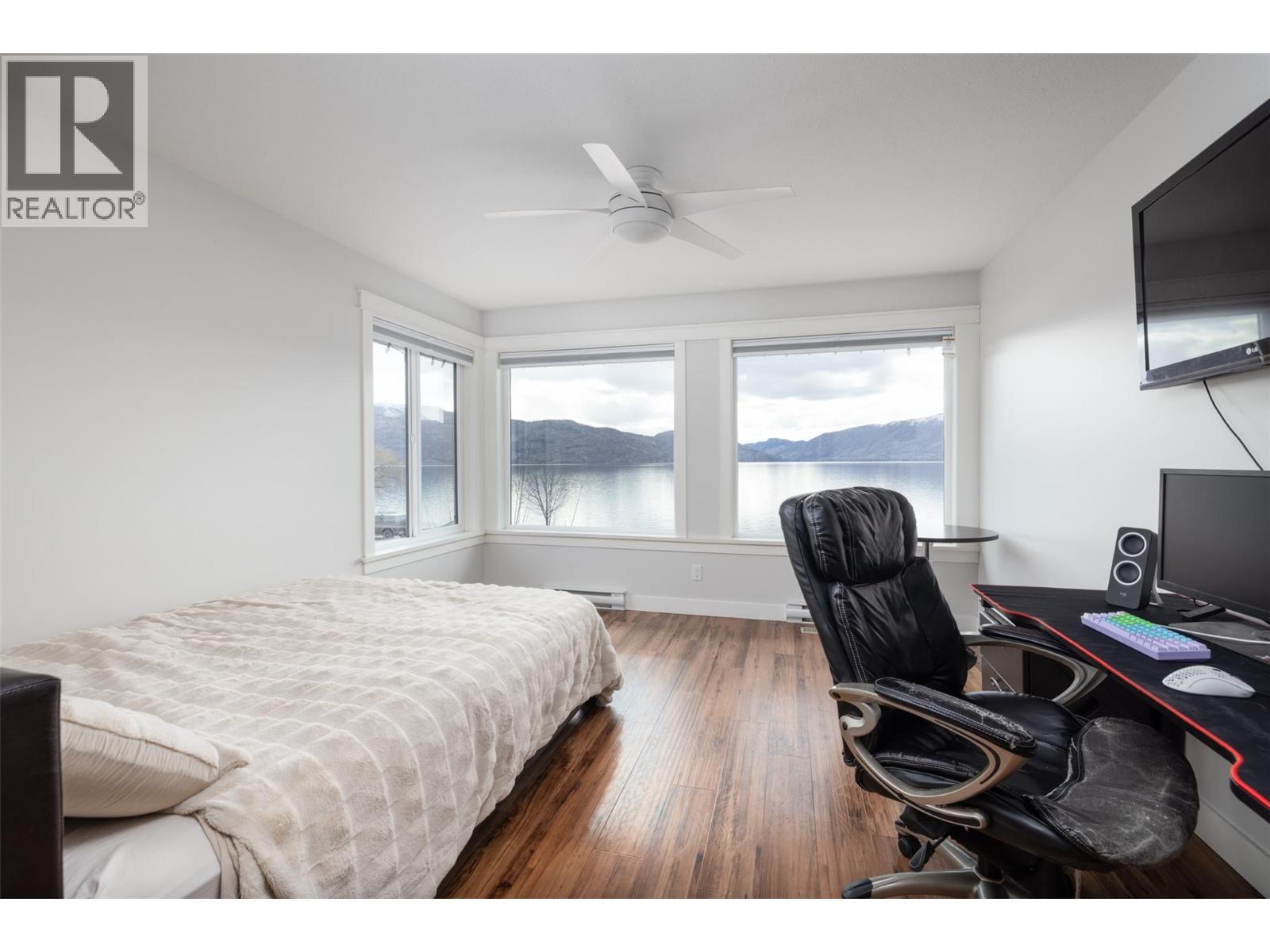 4244 Beach Avenue. Peachland, British Columbia