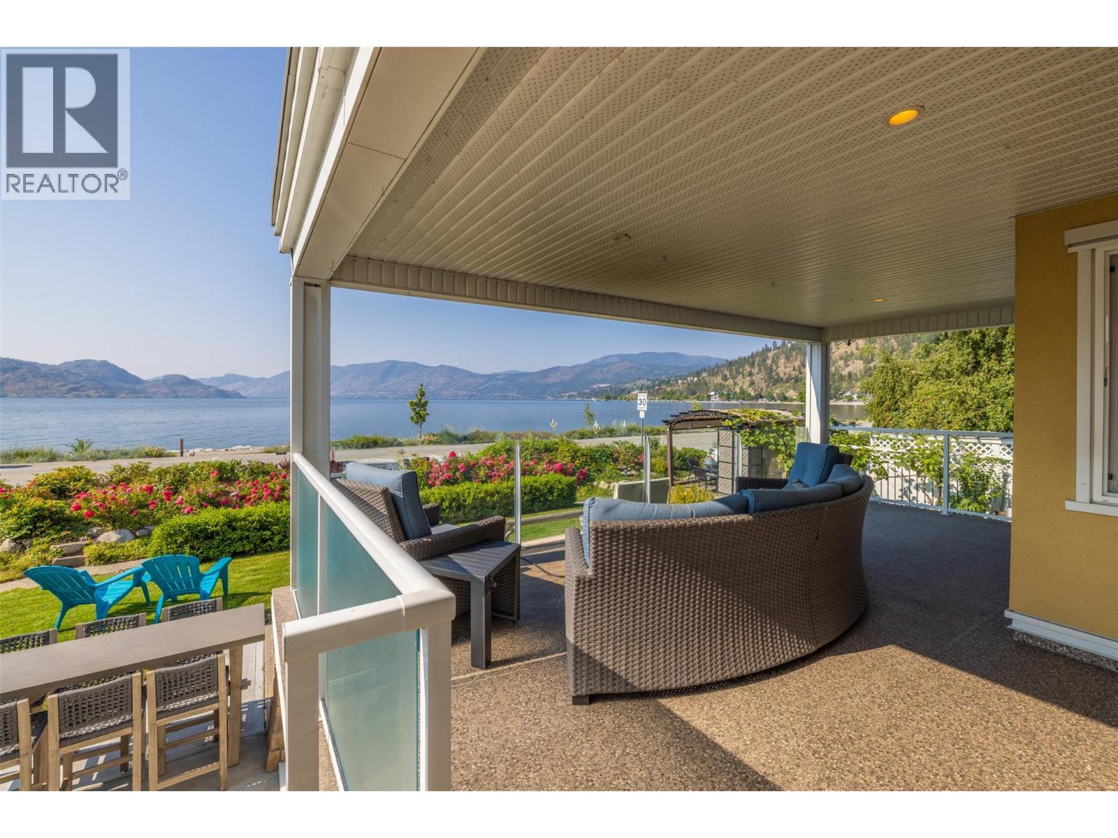 4244 Beach Avenue. Peachland, British Columbia