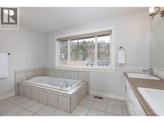 4244 Beach Avenue. Peachland, British Columbia