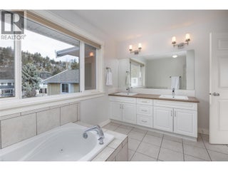 4244 Beach Avenue. Peachland, British Columbia