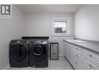 4244 Beach Avenue. Peachland, British Columbia