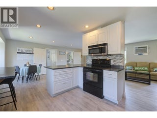 4244 Beach Avenue. Peachland, British Columbia