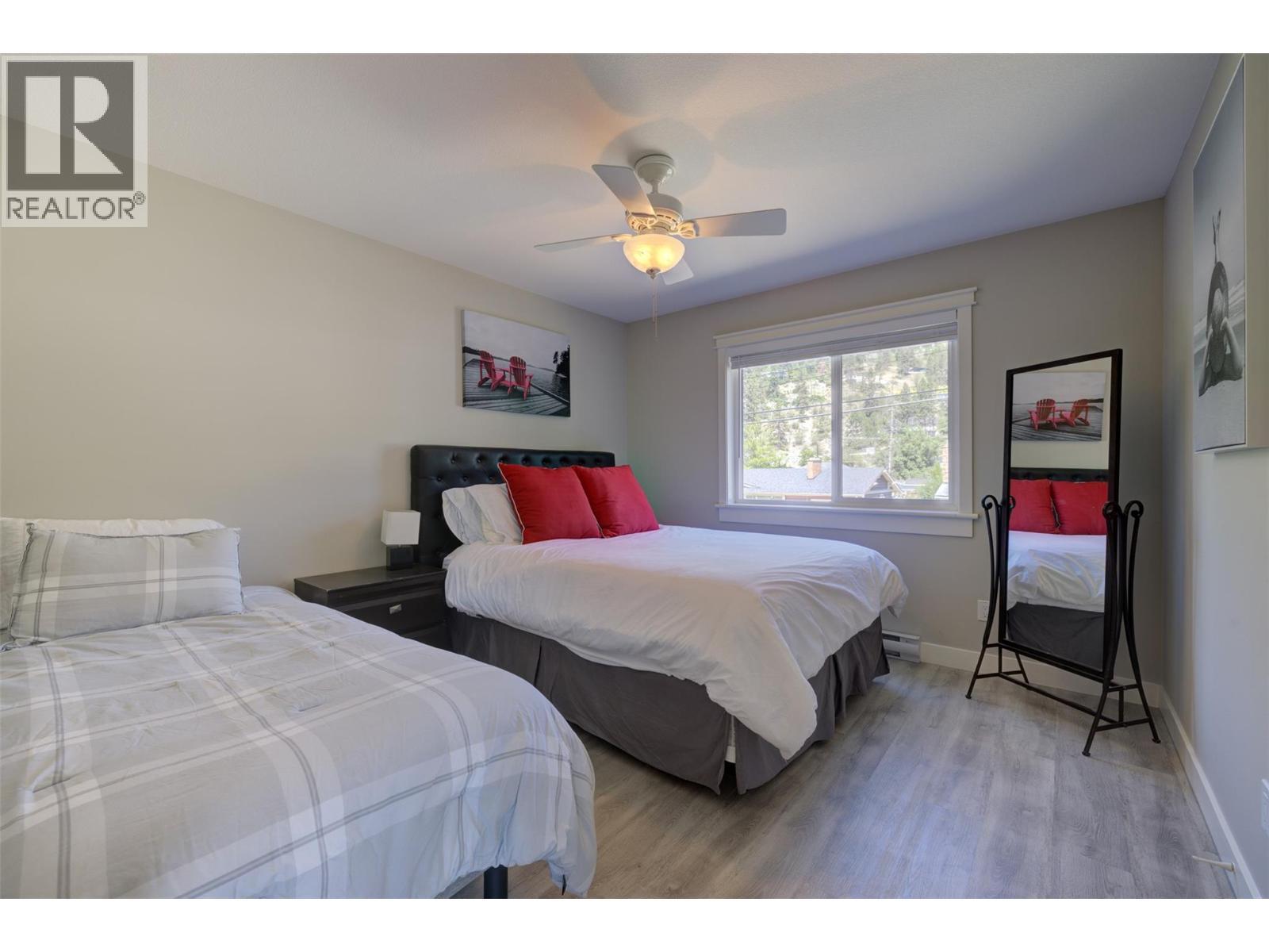 4244 Beach Avenue. Peachland, British Columbia