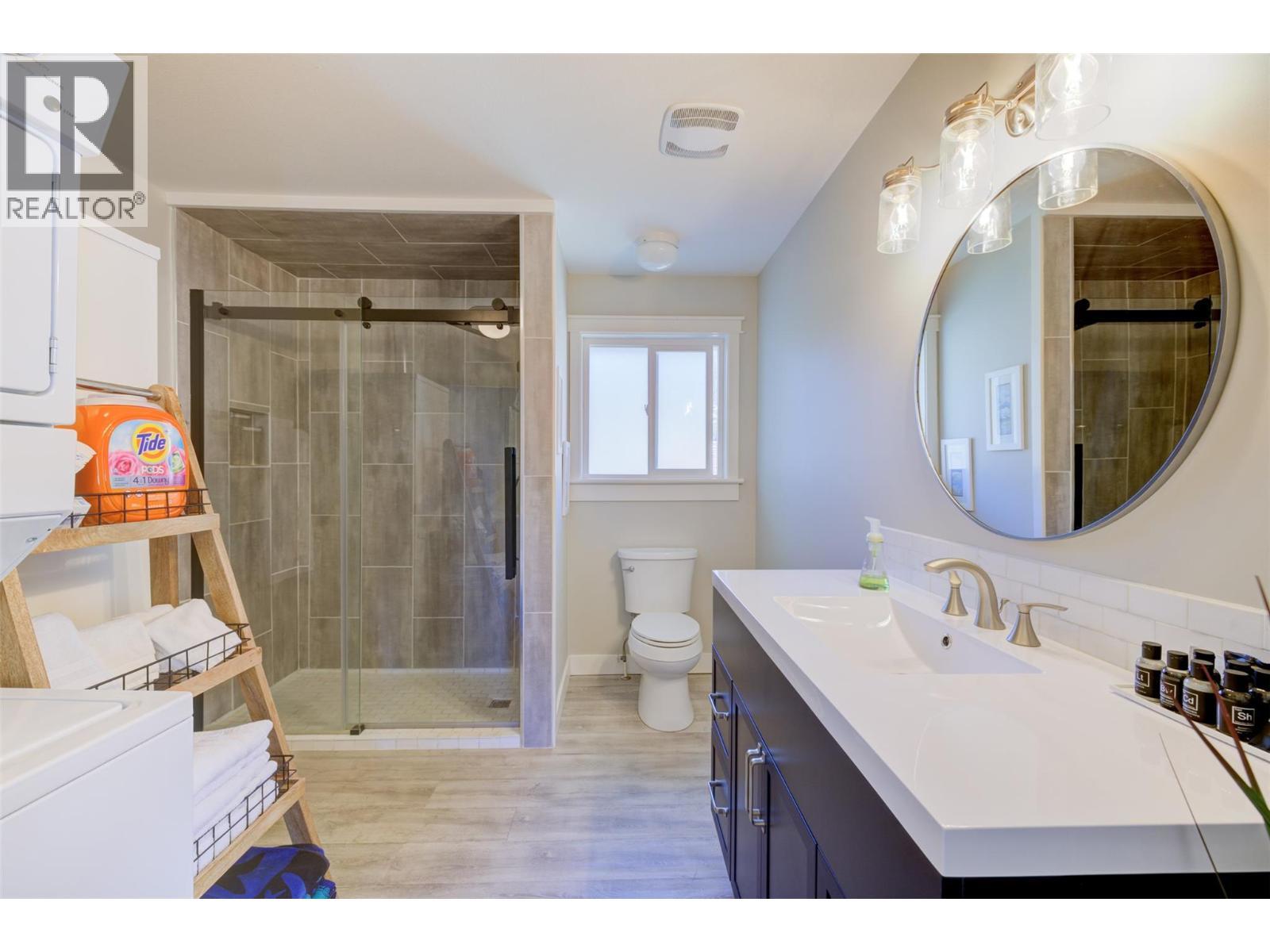 4244 Beach Avenue. Peachland, British Columbia