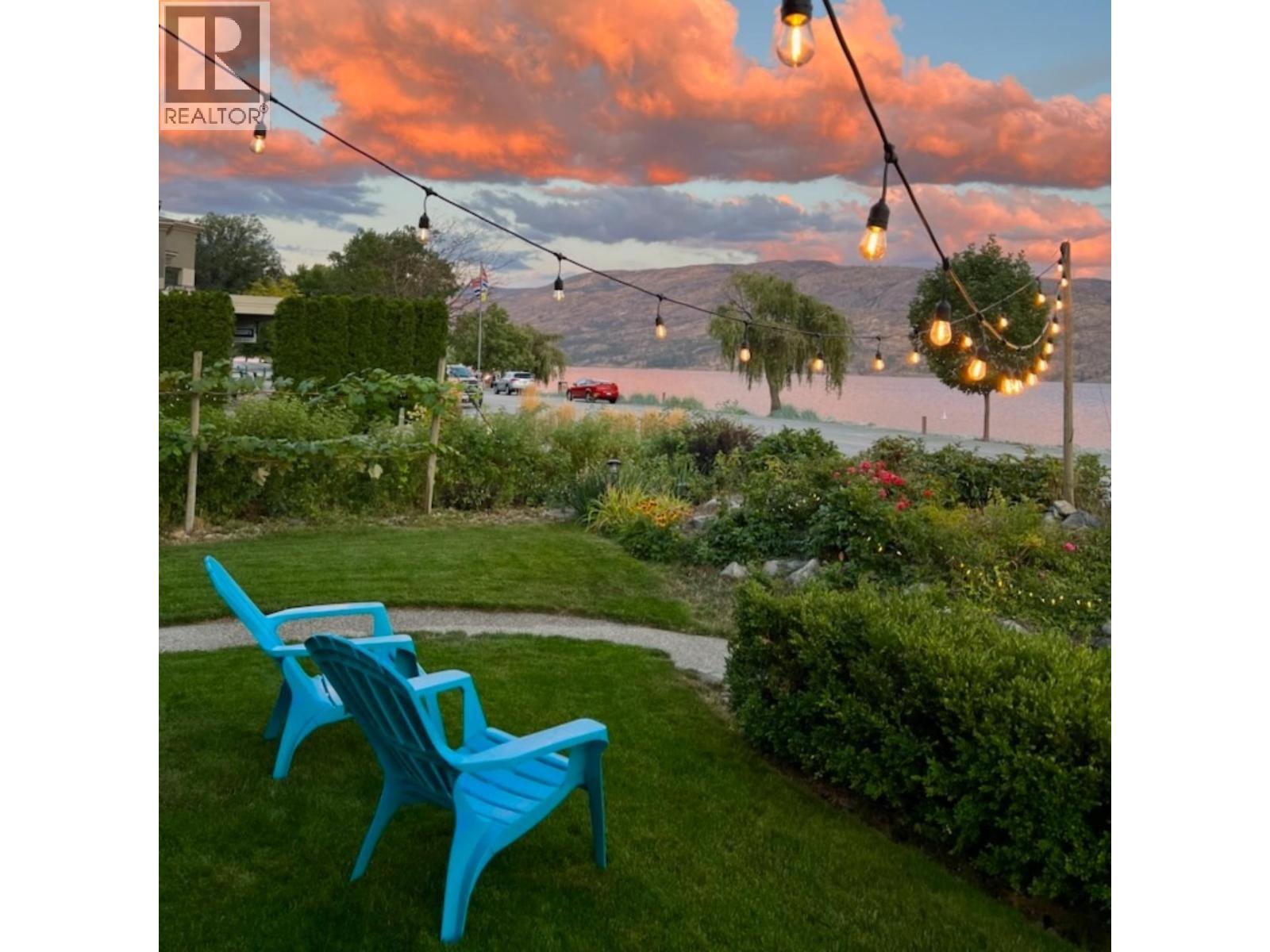 4244 Beach Avenue. Peachland, British Columbia