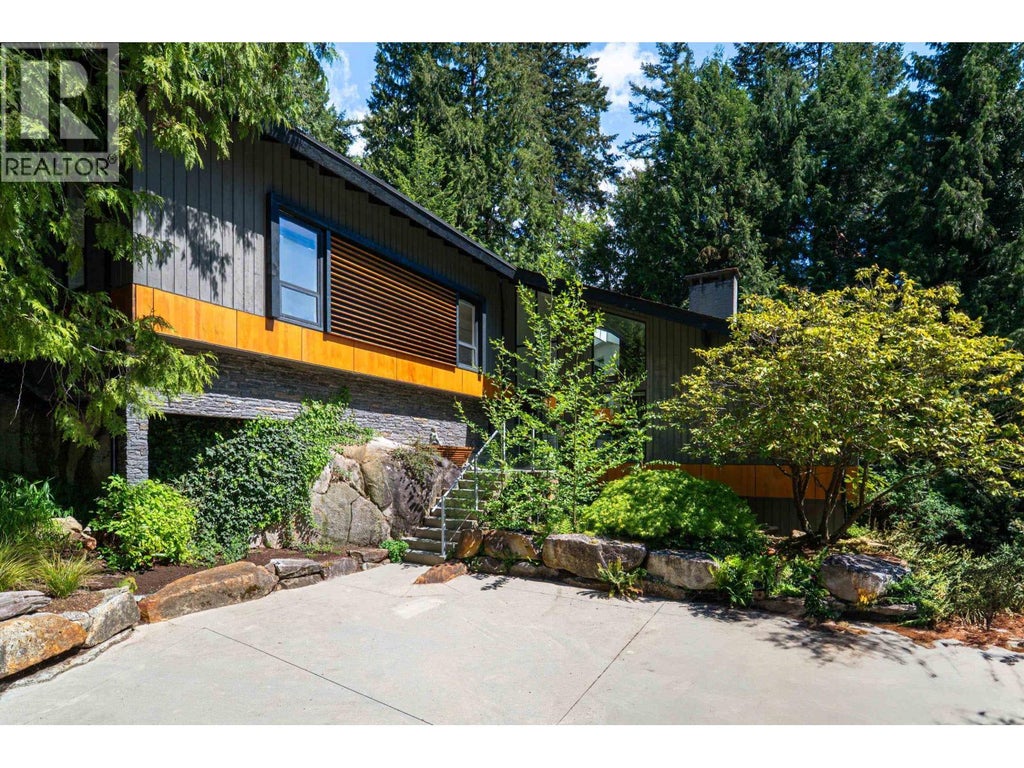 3985 Bayridge Avenue, West Vancouver