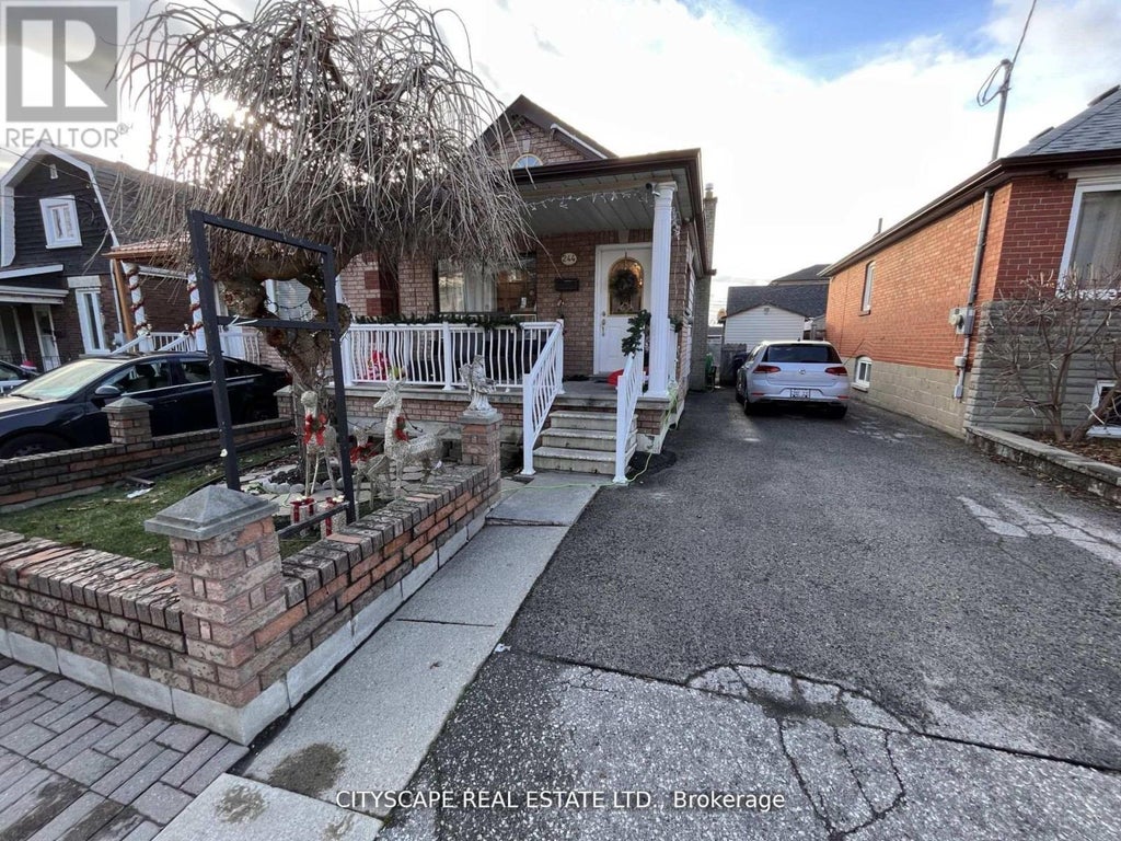 244 Rosethorn Avenue, Toronto (keelesdale-Eglinton West)
