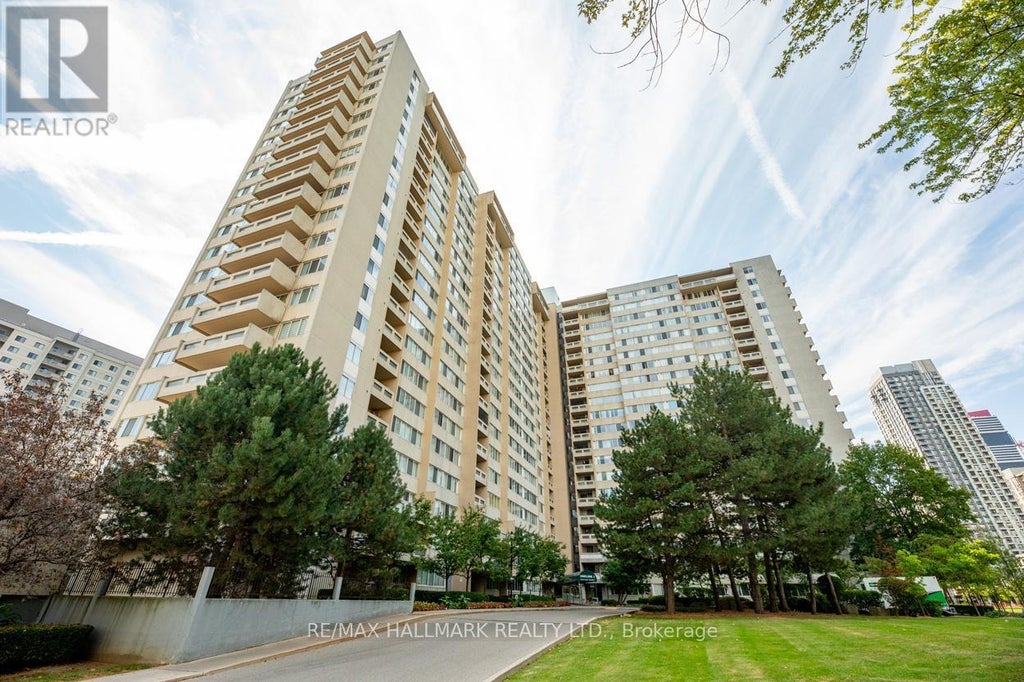 702 - 3590 Kaneff Crescent, Mississauga (mississauga Valleys)