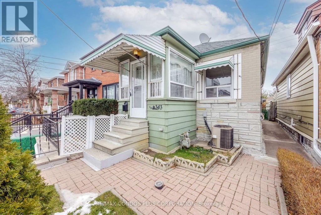 343 Blackthorn Avenue, Toronto (keelesdale-Eglinton West)