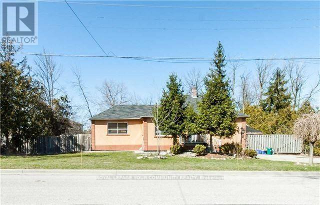 8 Hillside Avenue, Vaughan (concord)