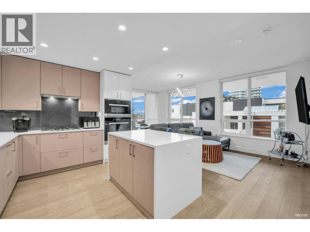 203 1632 Lions Gate Lane, North Vancouver