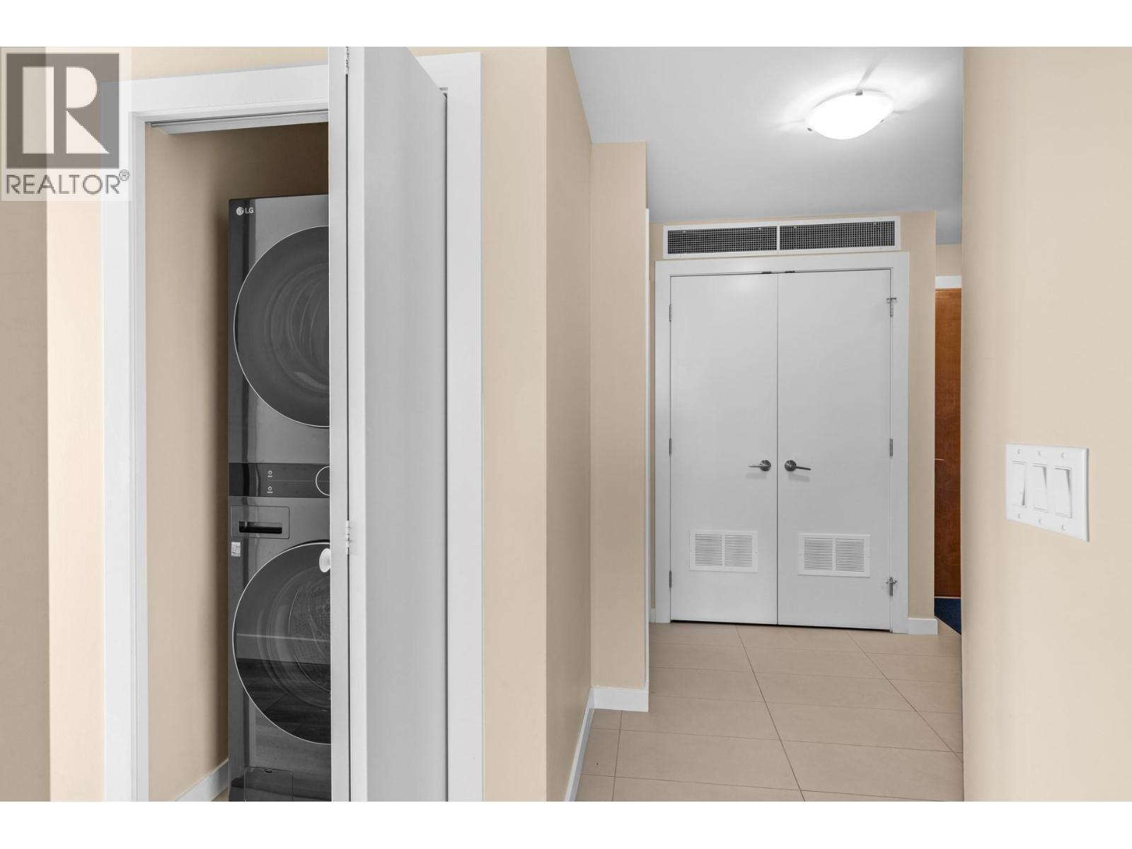 1075 Sunset Drive Unit# 2103. Kelowna, British Columbia