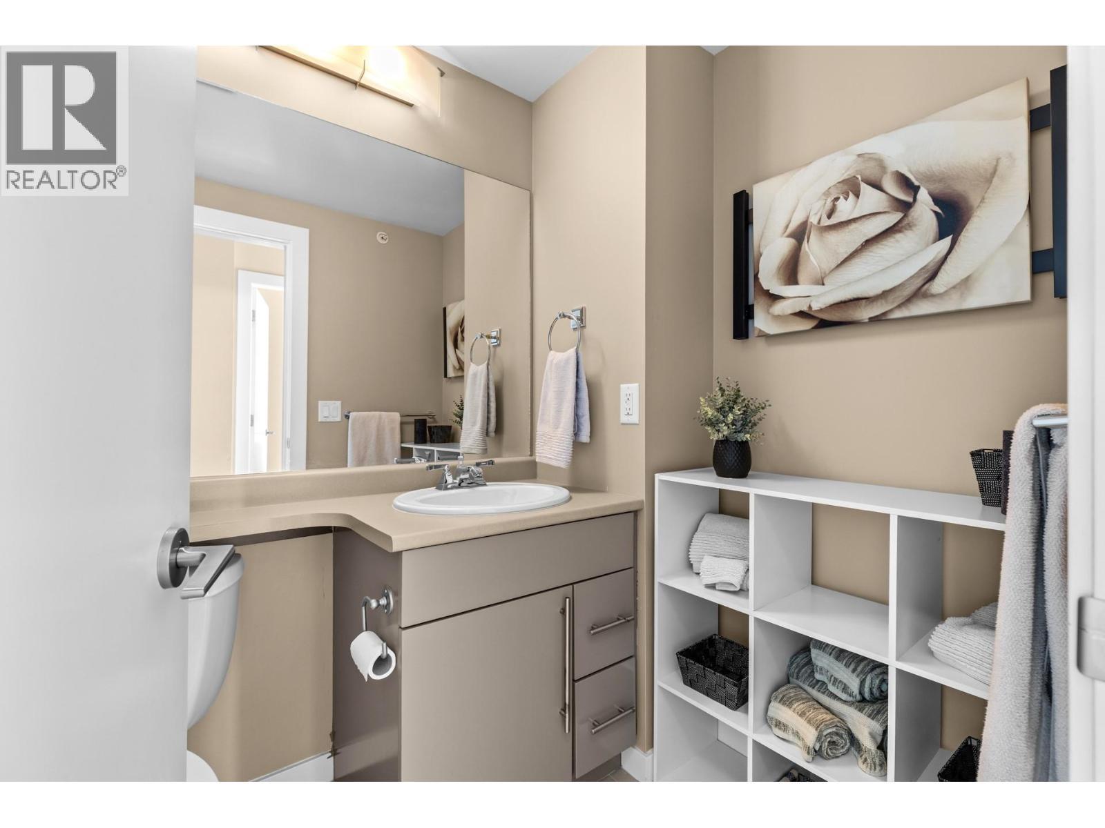 1075 Sunset Drive Unit# 2103. Kelowna, British Columbia