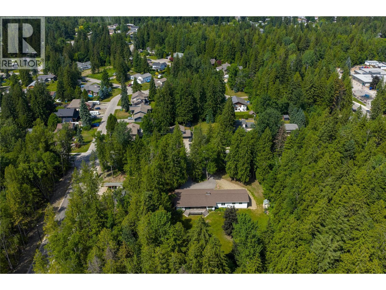 1557 Nichol Road. Revelstoke, British Columbia
