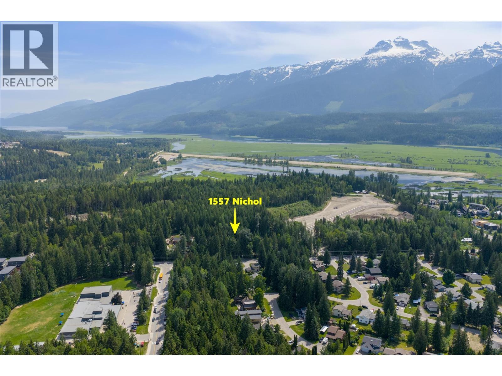 1557 Nichol Road. Revelstoke, British Columbia
