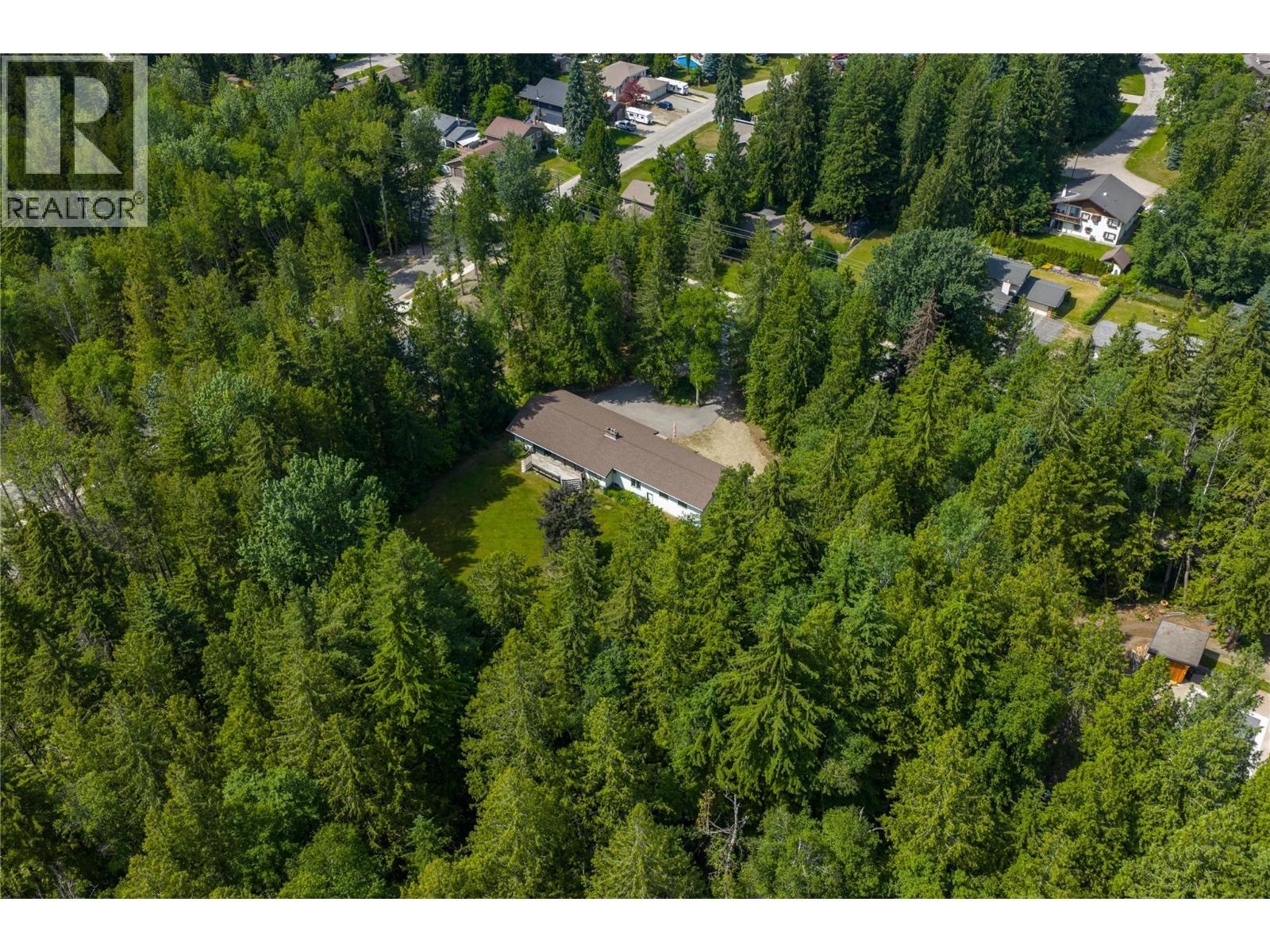 1557 Nichol Road. Revelstoke, British Columbia