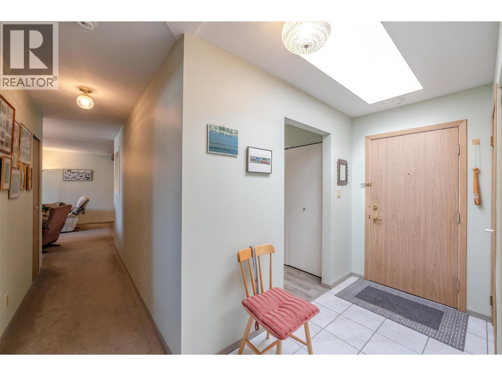 195 Warren Avenue W Unit# 406. Penticton, British Columbia