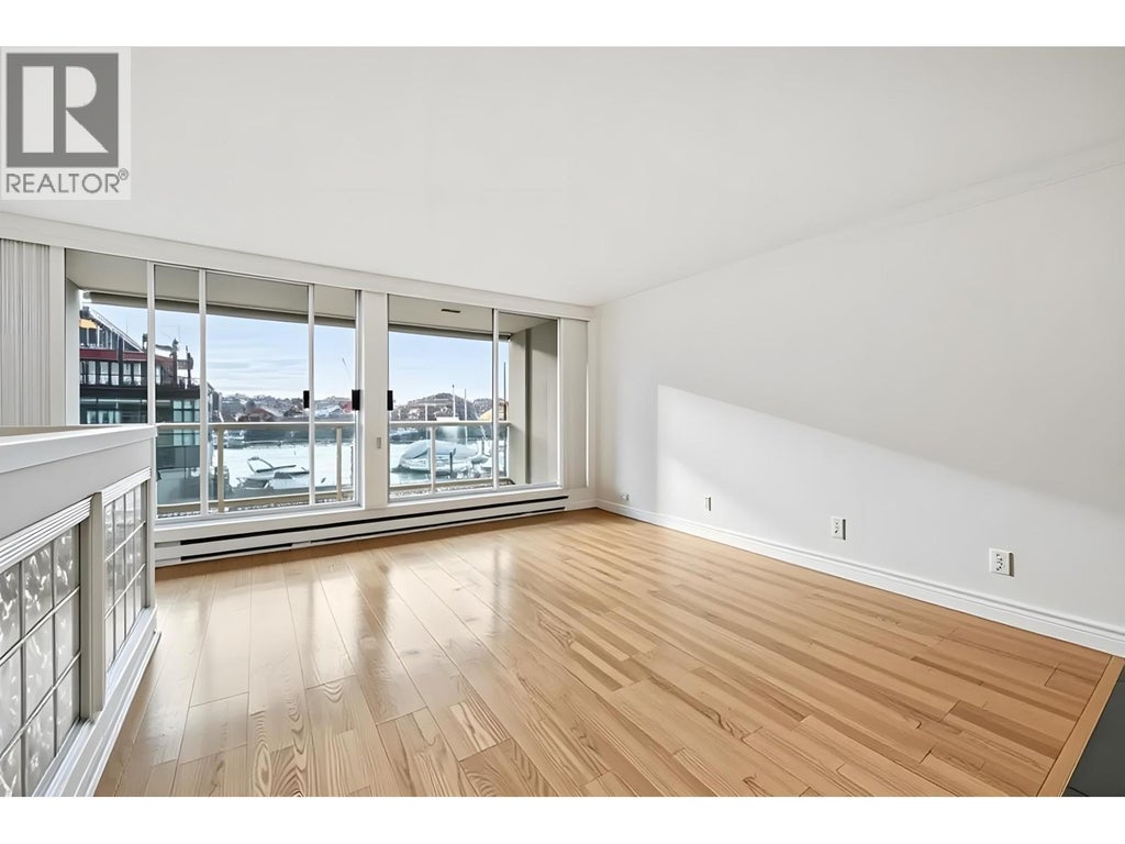 205 1600 Howe Street, Vancouver