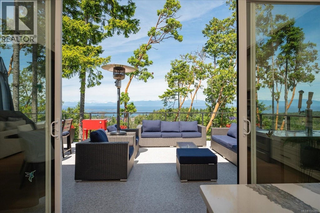 7336 High Ridge Crecent, Lantzville