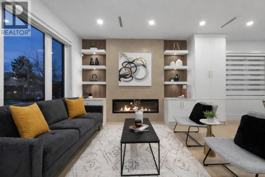 2 7361 Fraser Street, Vancouver