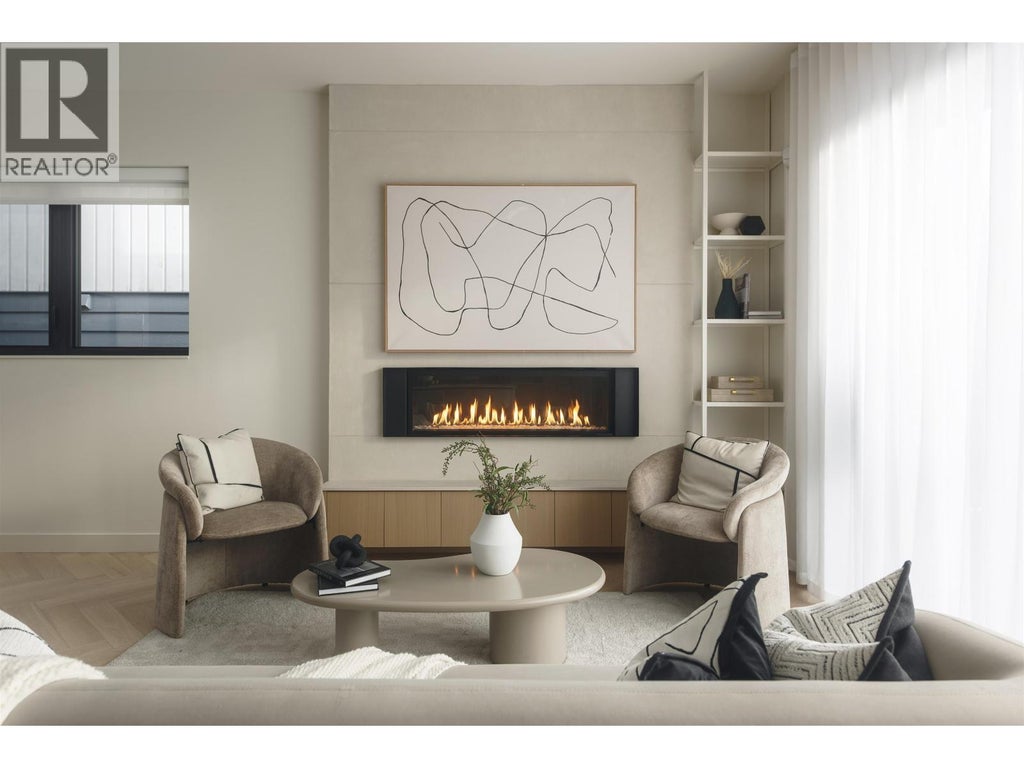 2 58 E 40th Avenue, Vancouver