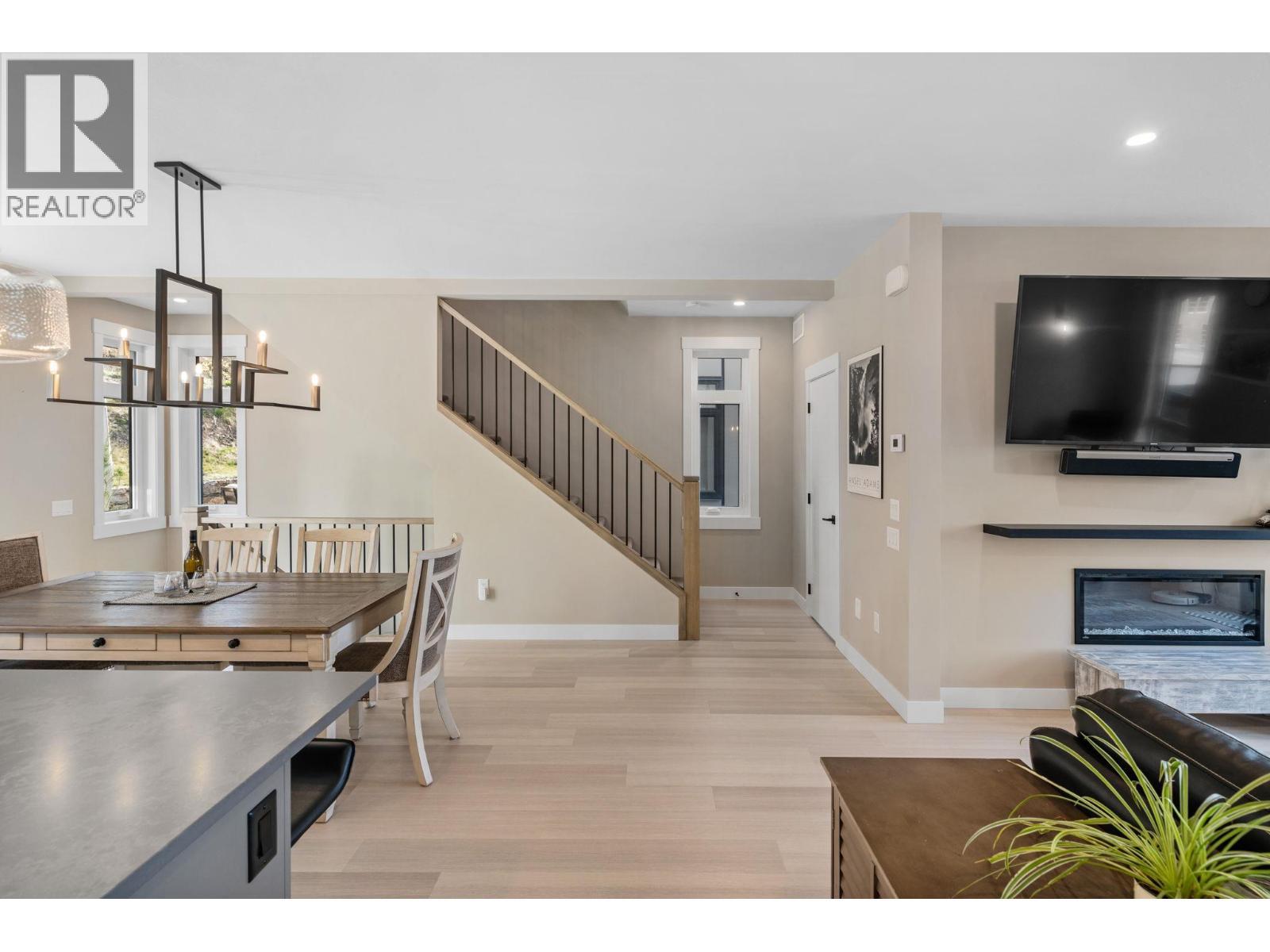 3220 Hilltown Drive Unit# 7. Kelowna, British Columbia