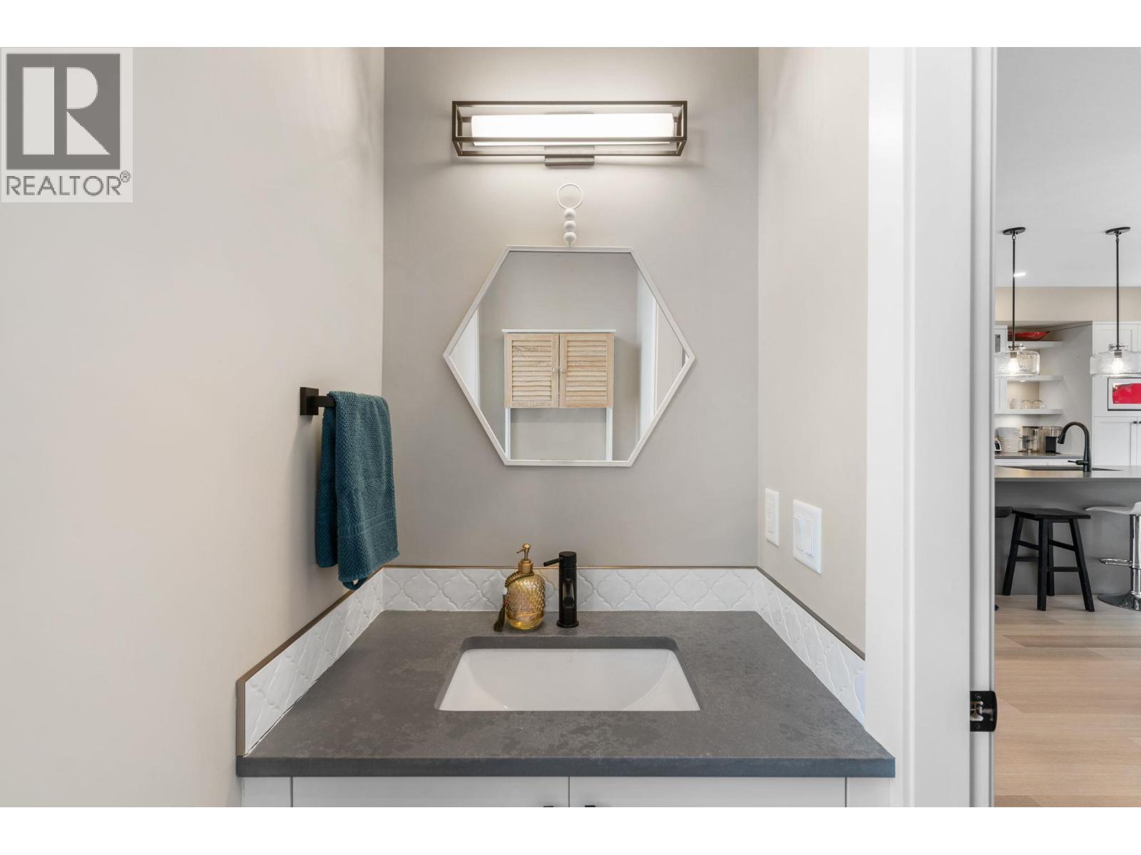 3220 Hilltown Drive Unit# 7. Kelowna, British Columbia