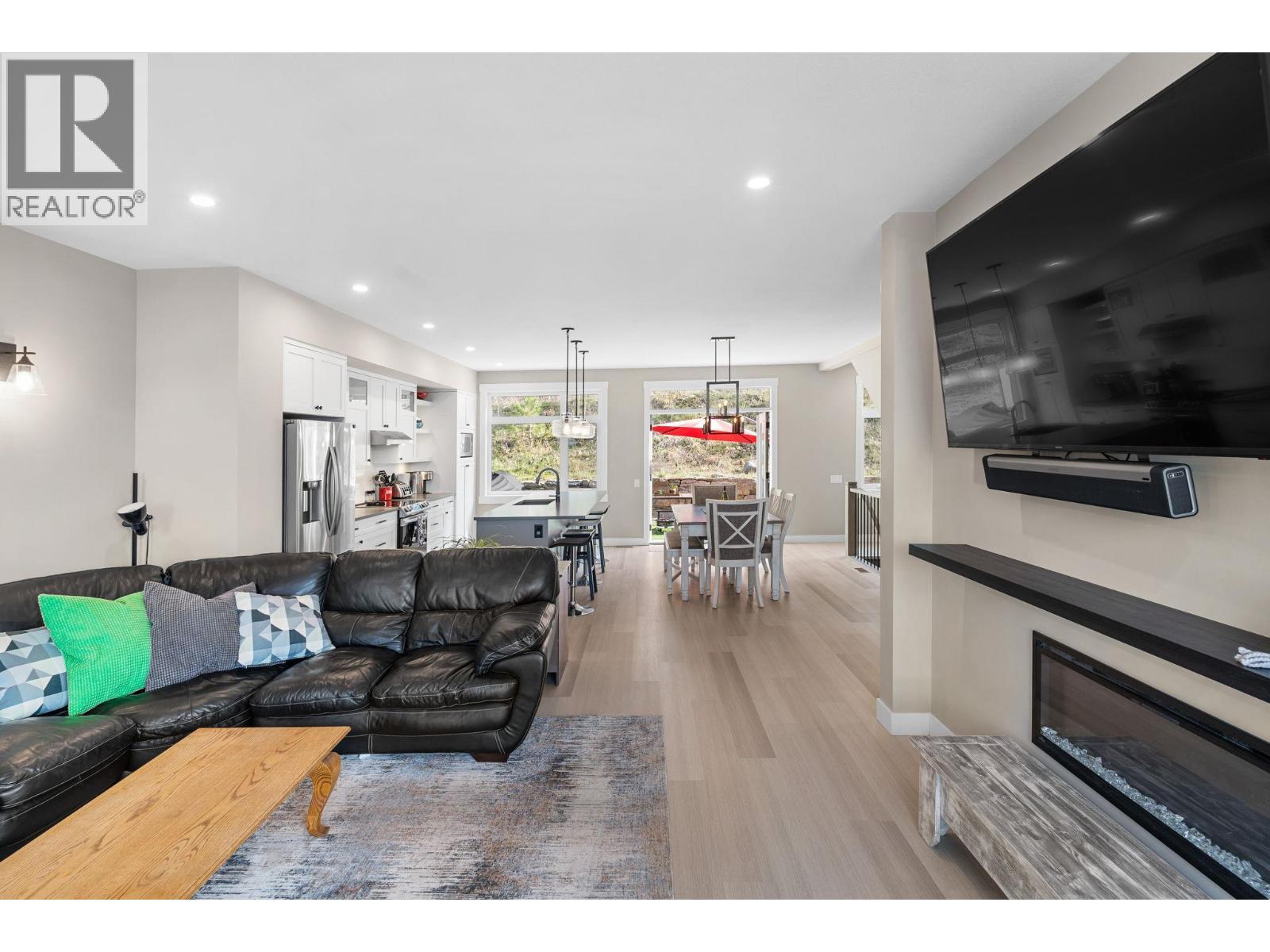 3220 Hilltown Drive Unit# 7. Kelowna, British Columbia