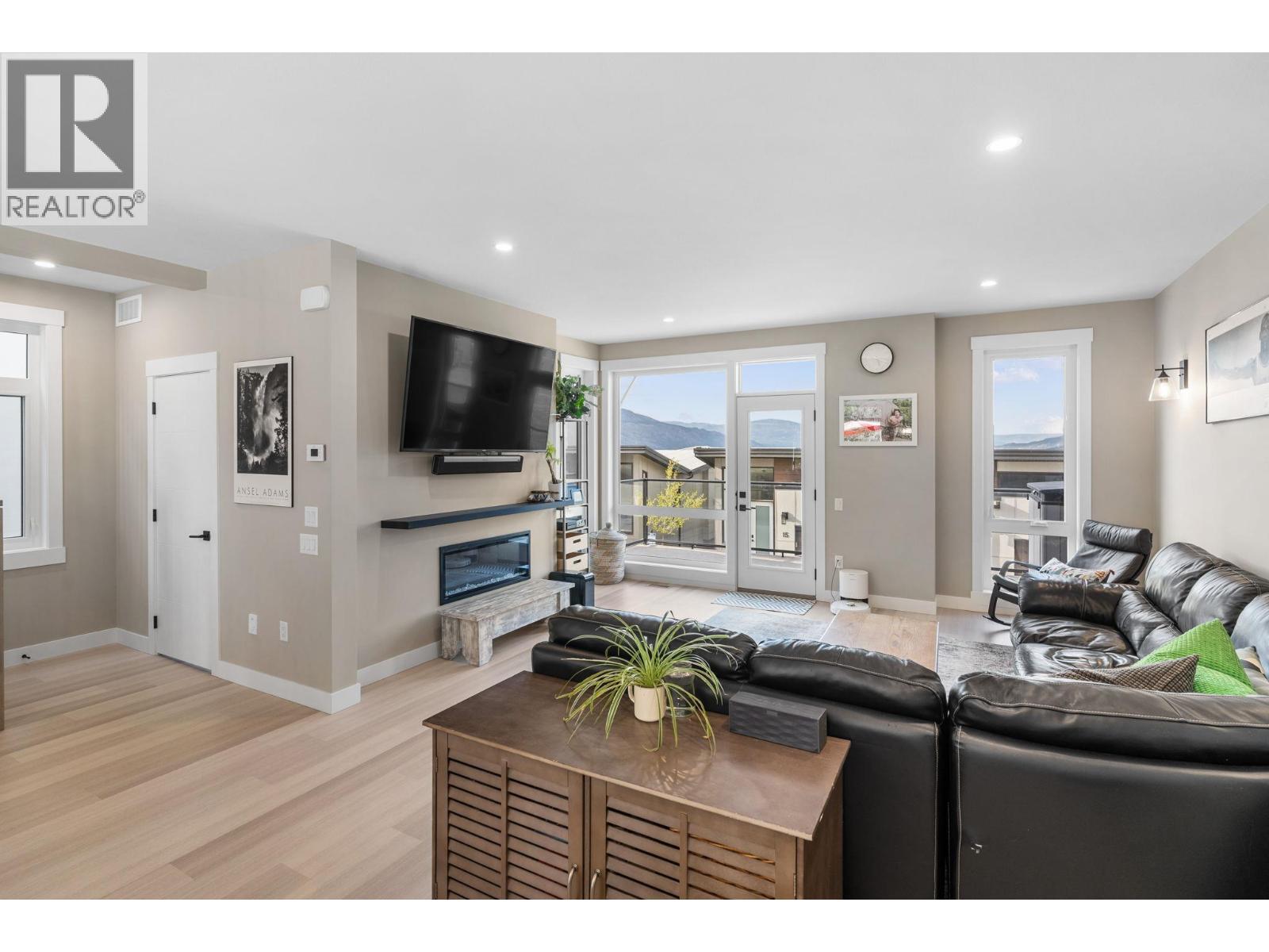 3220 Hilltown Drive Unit# 7. Kelowna, British Columbia