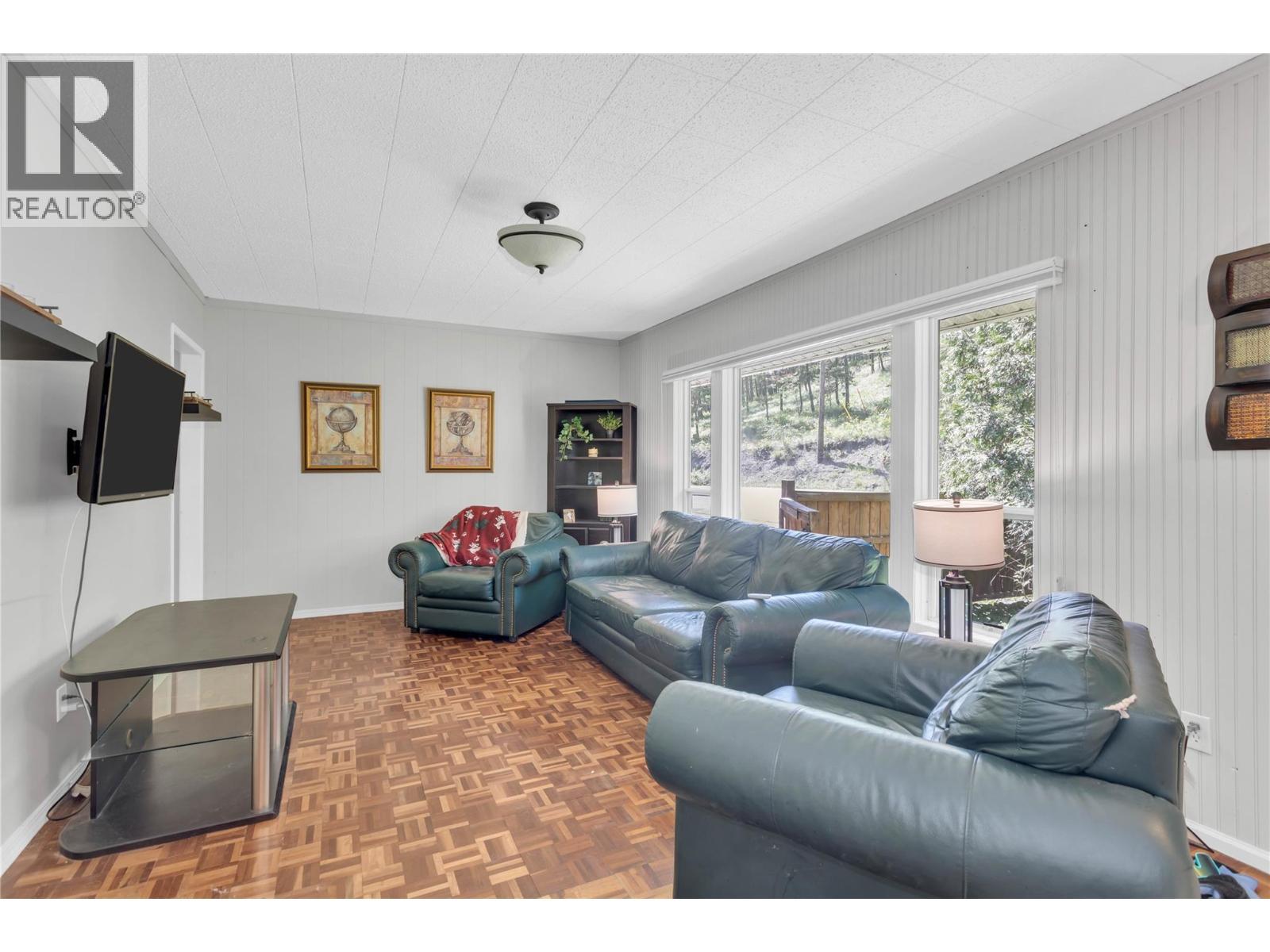 365 Clifton Road. Kelowna, British Columbia