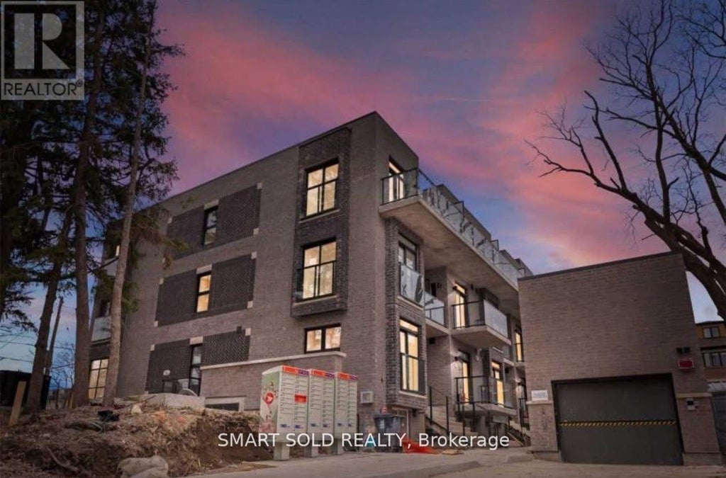 24 - 51 Winlock Park, Toronto (newtonbrook East)