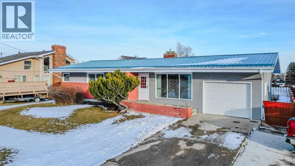 228 3 Street W, Cardston