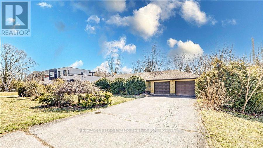 5 Balcarra Avenue, Toronto (cliffcrest)