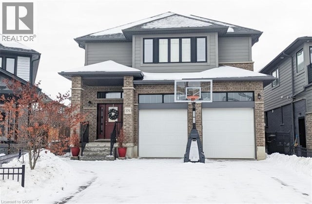 206 Carriage Way S, Waterloo