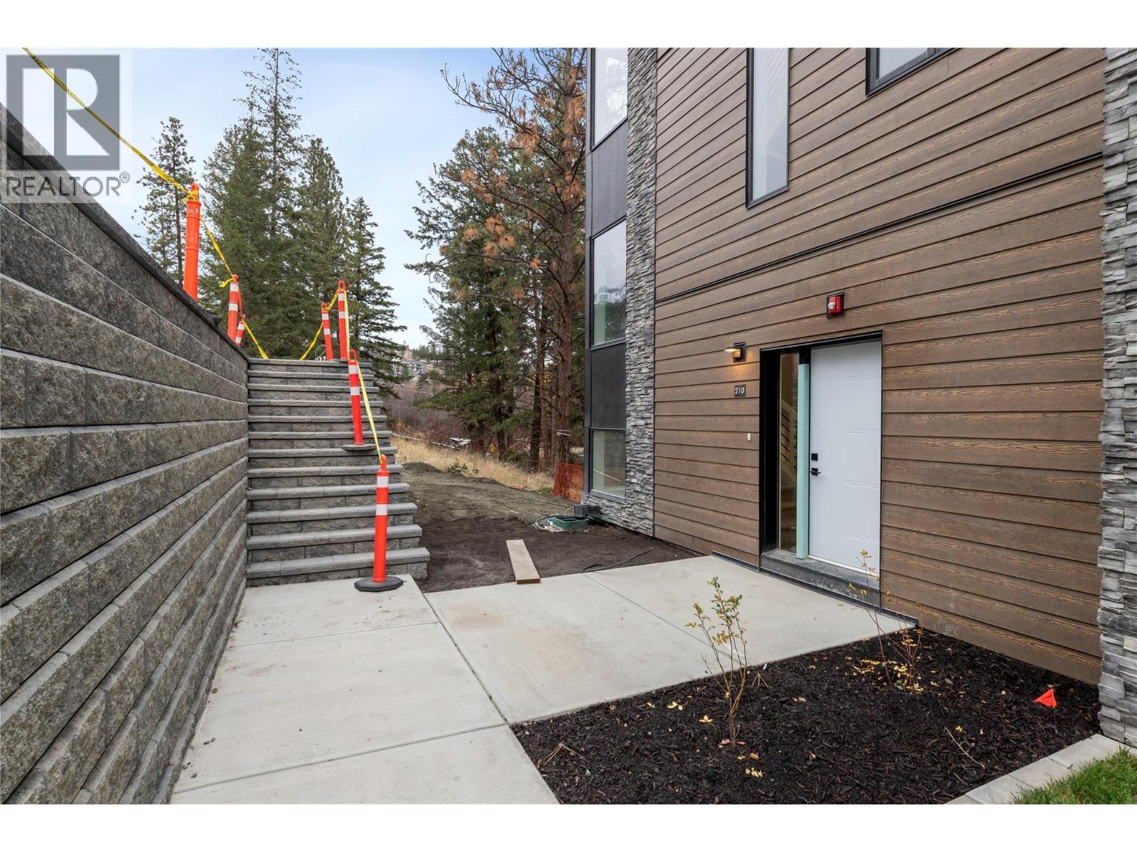 2735 Shannon Lake Road Unit# 210. West Kelowna, British Columbia