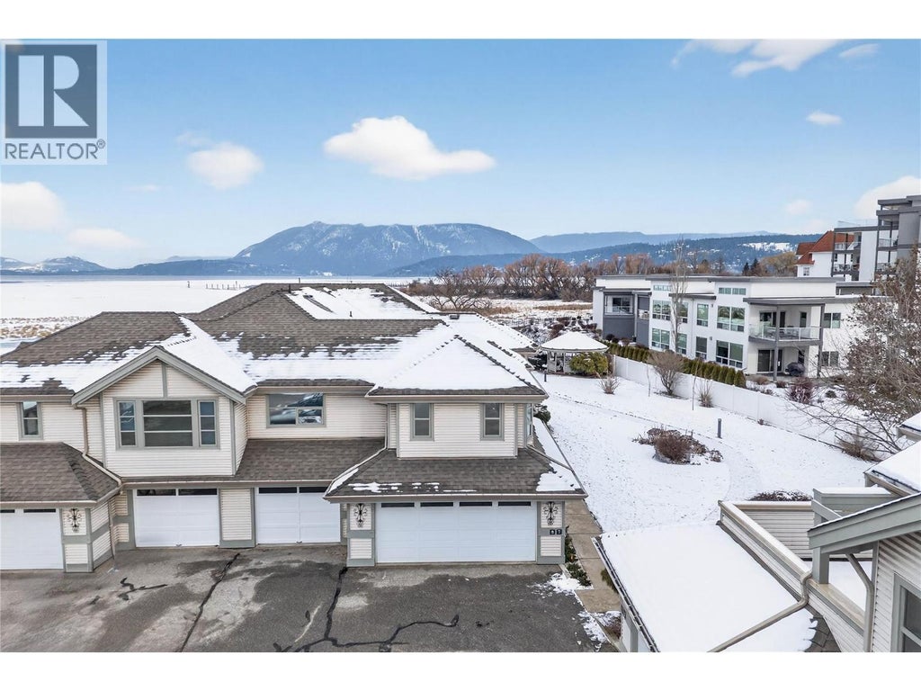 111 Harbourfront Drive Nw Unit# 8, Salmon Arm