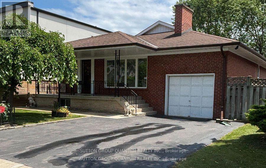 61 Forest Avenue, Mississauga (port Credit)