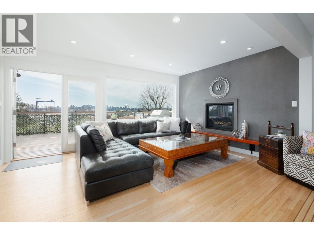 1095 W Keith Road, North Vancouver