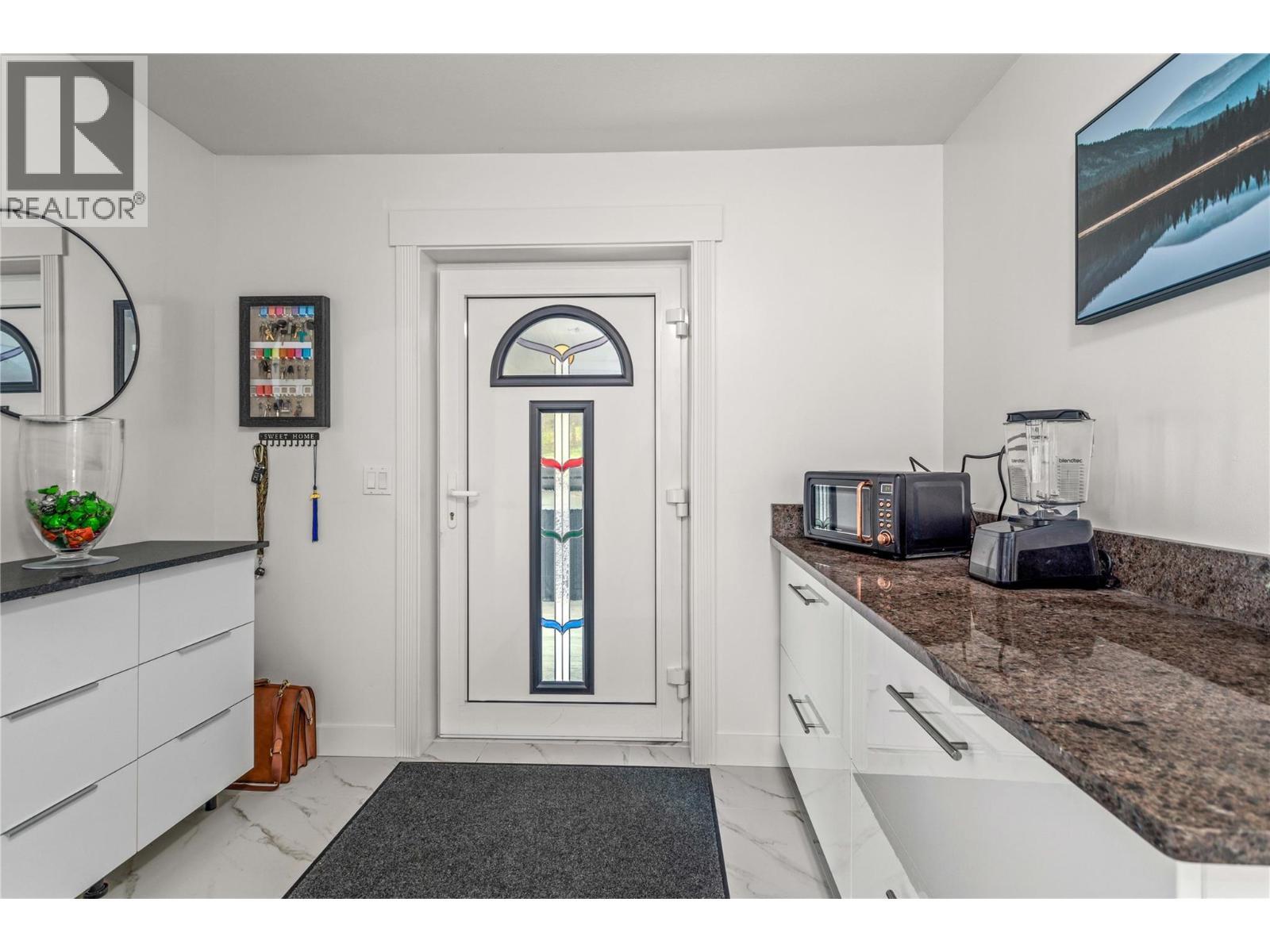 5308 Law Street. Peachland, British Columbia