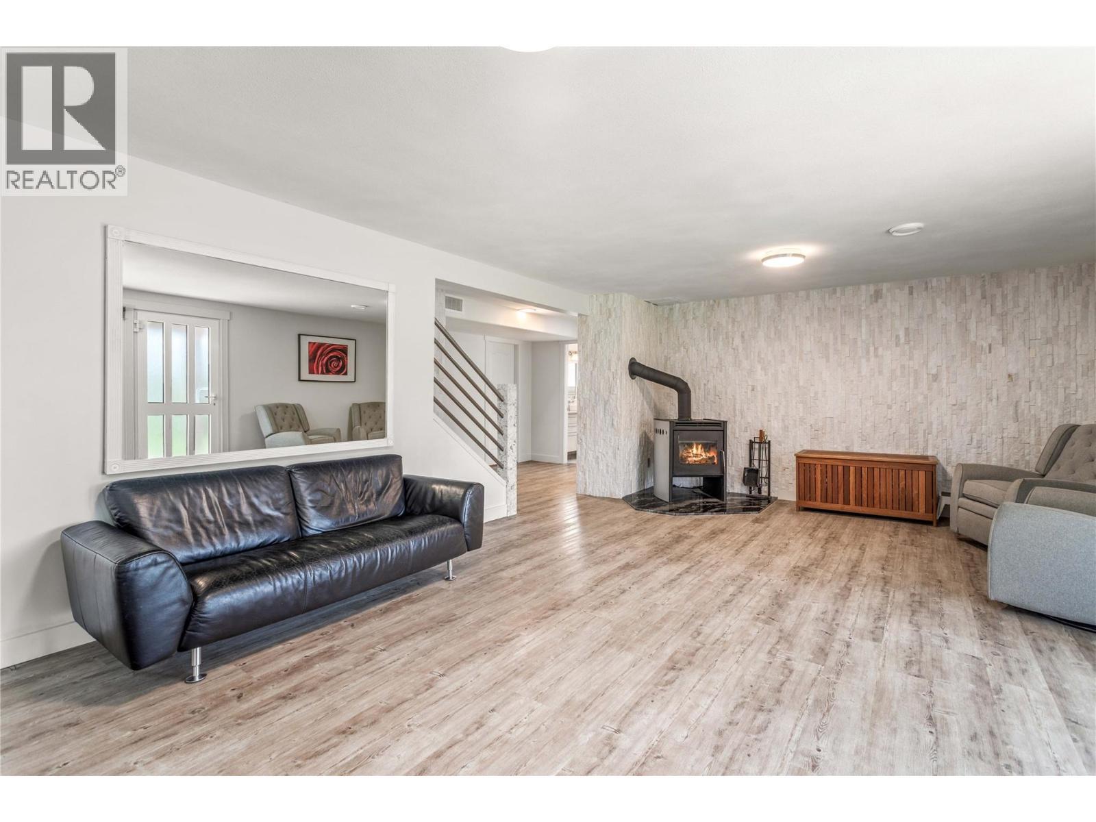 5308 Law Street. Peachland, British Columbia