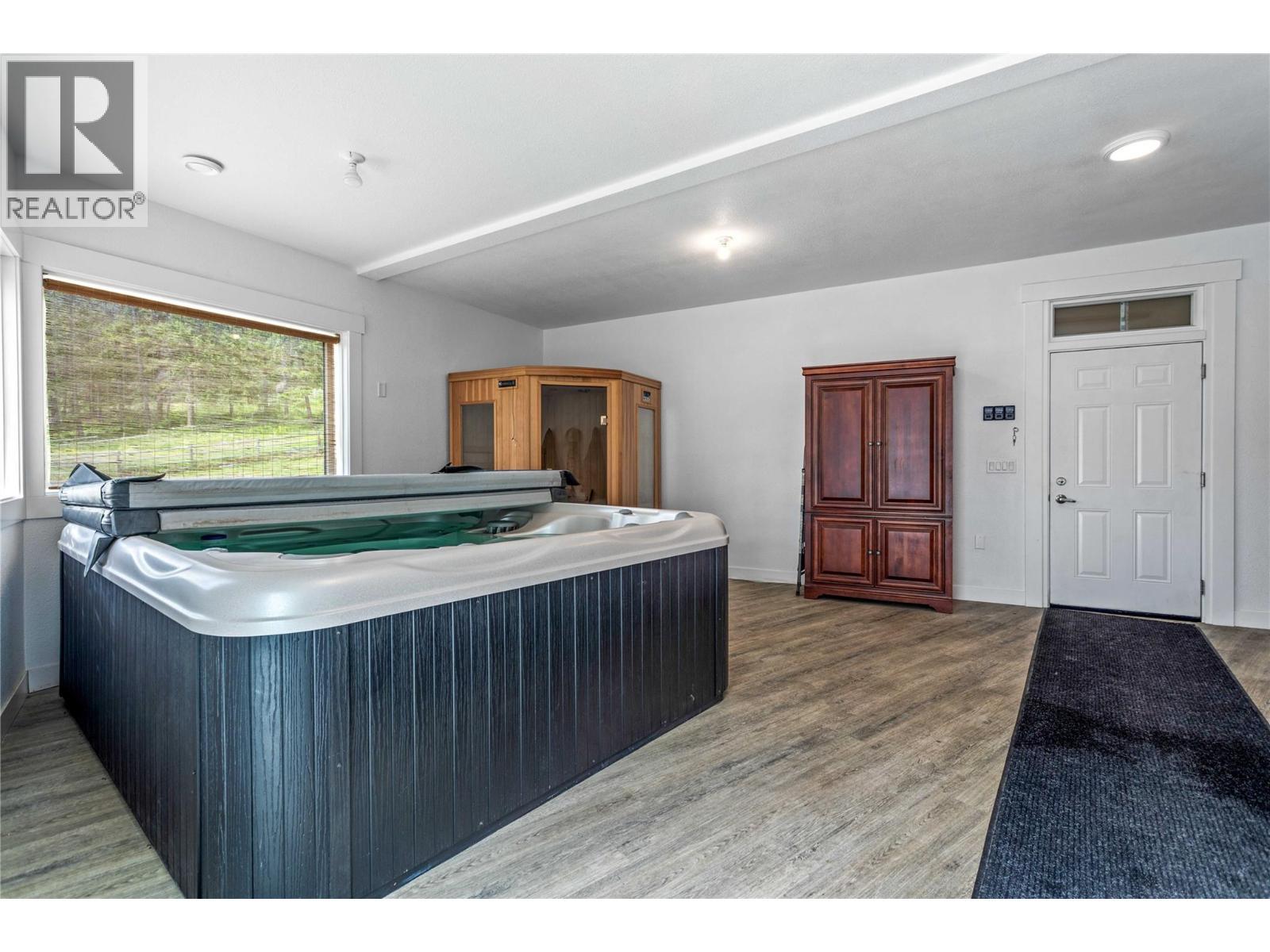 5308 Law Street. Peachland, British Columbia