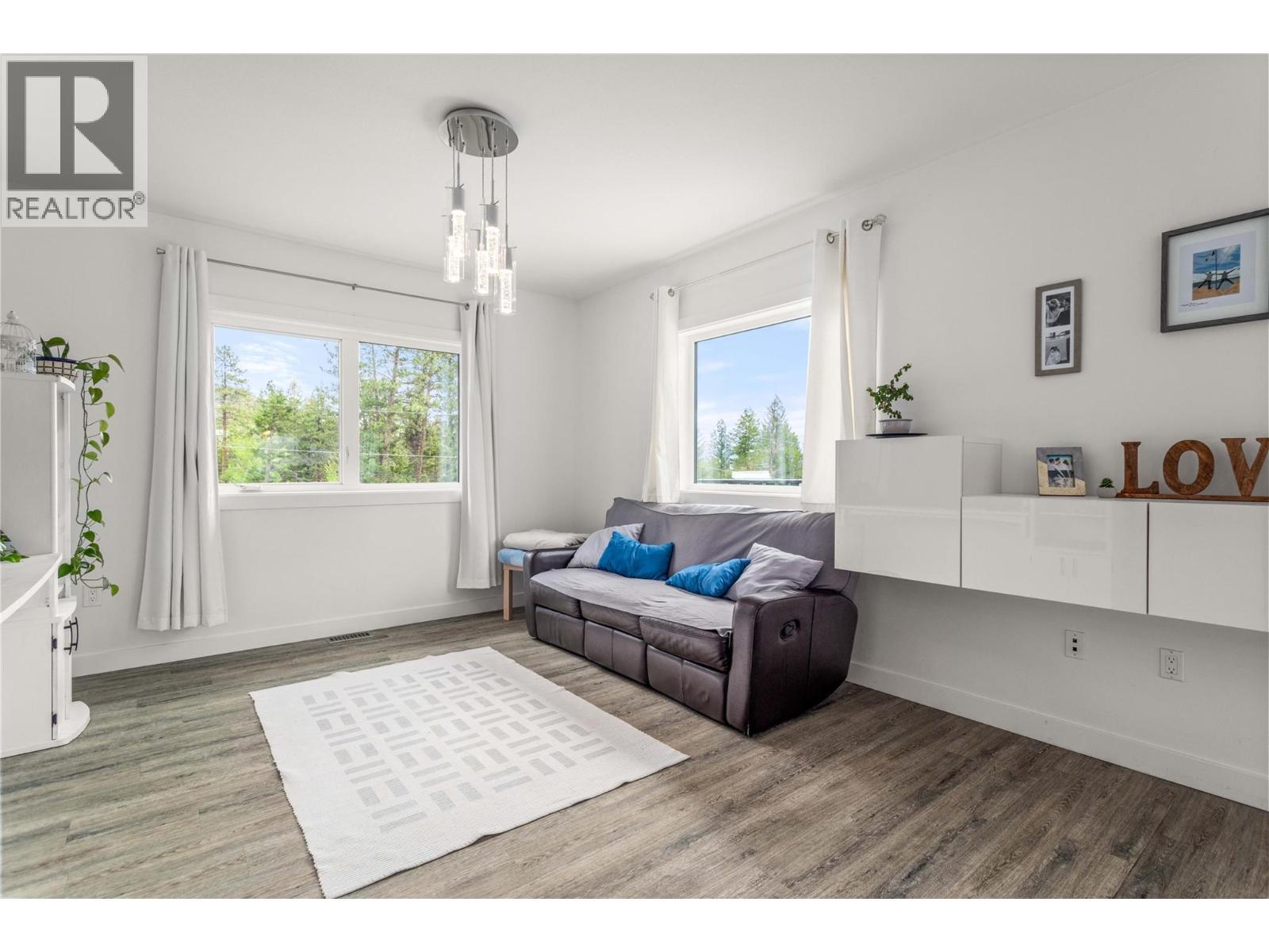 5308 Law Street. Peachland, British Columbia