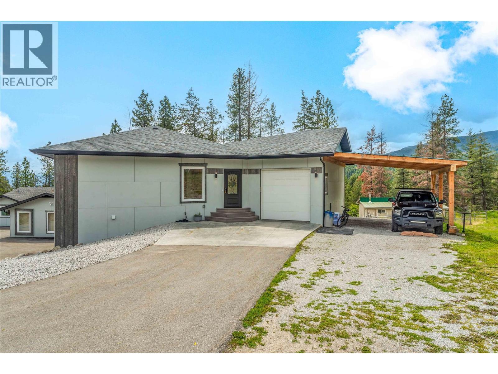 5308 Law Street. Peachland, British Columbia
