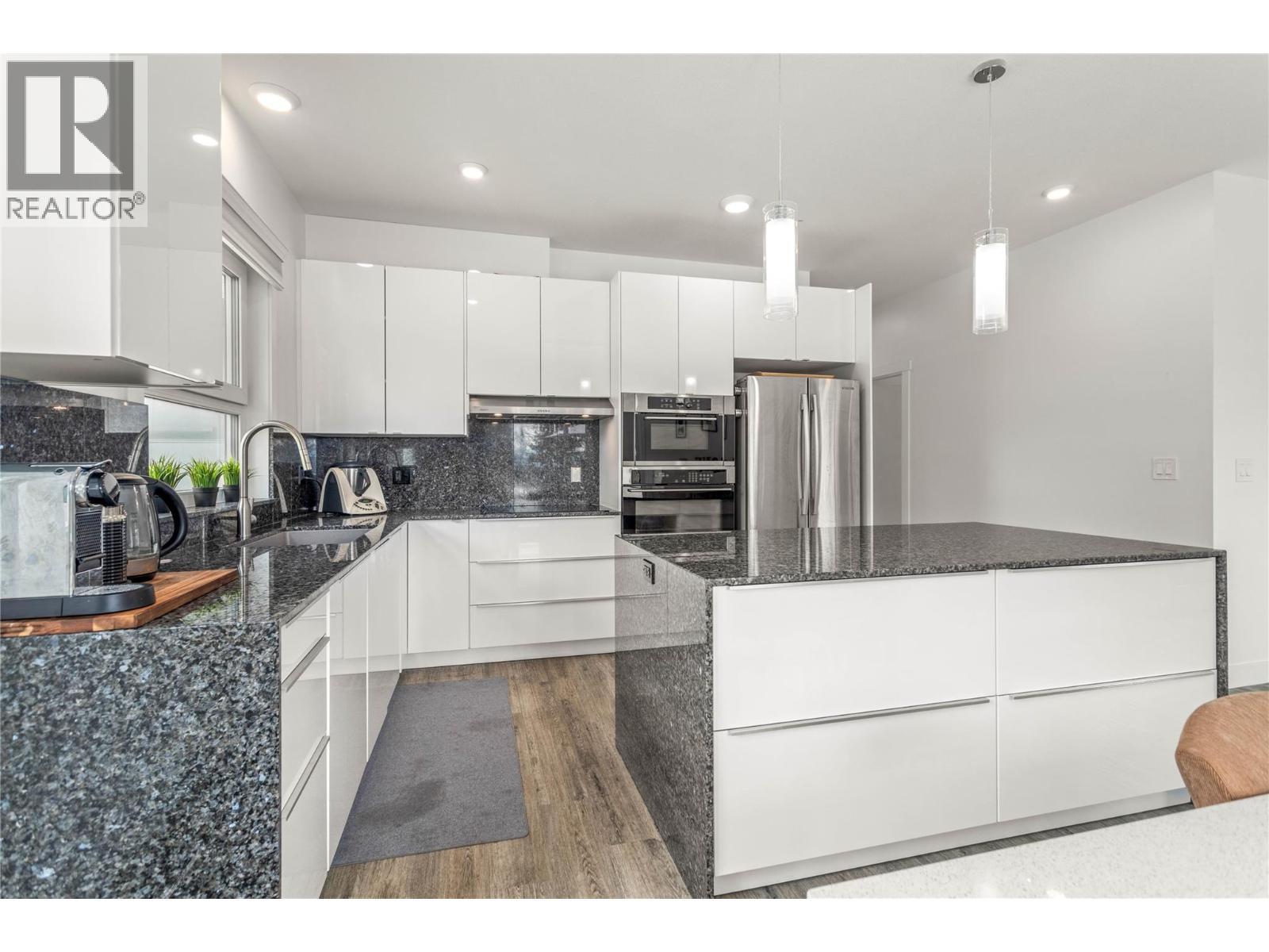 5308 Law Street. Peachland, British Columbia