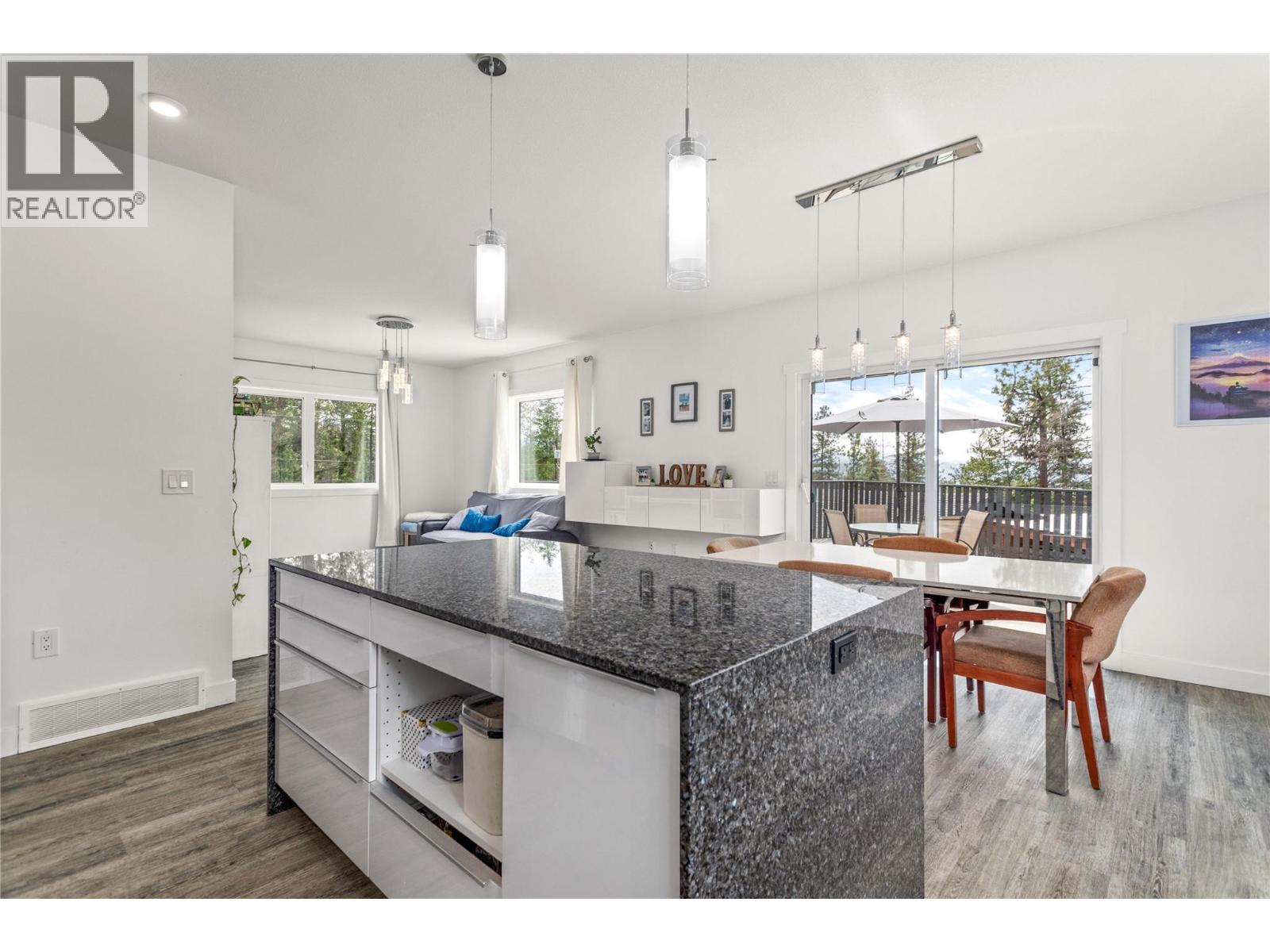 5308 Law Street. Peachland, British Columbia