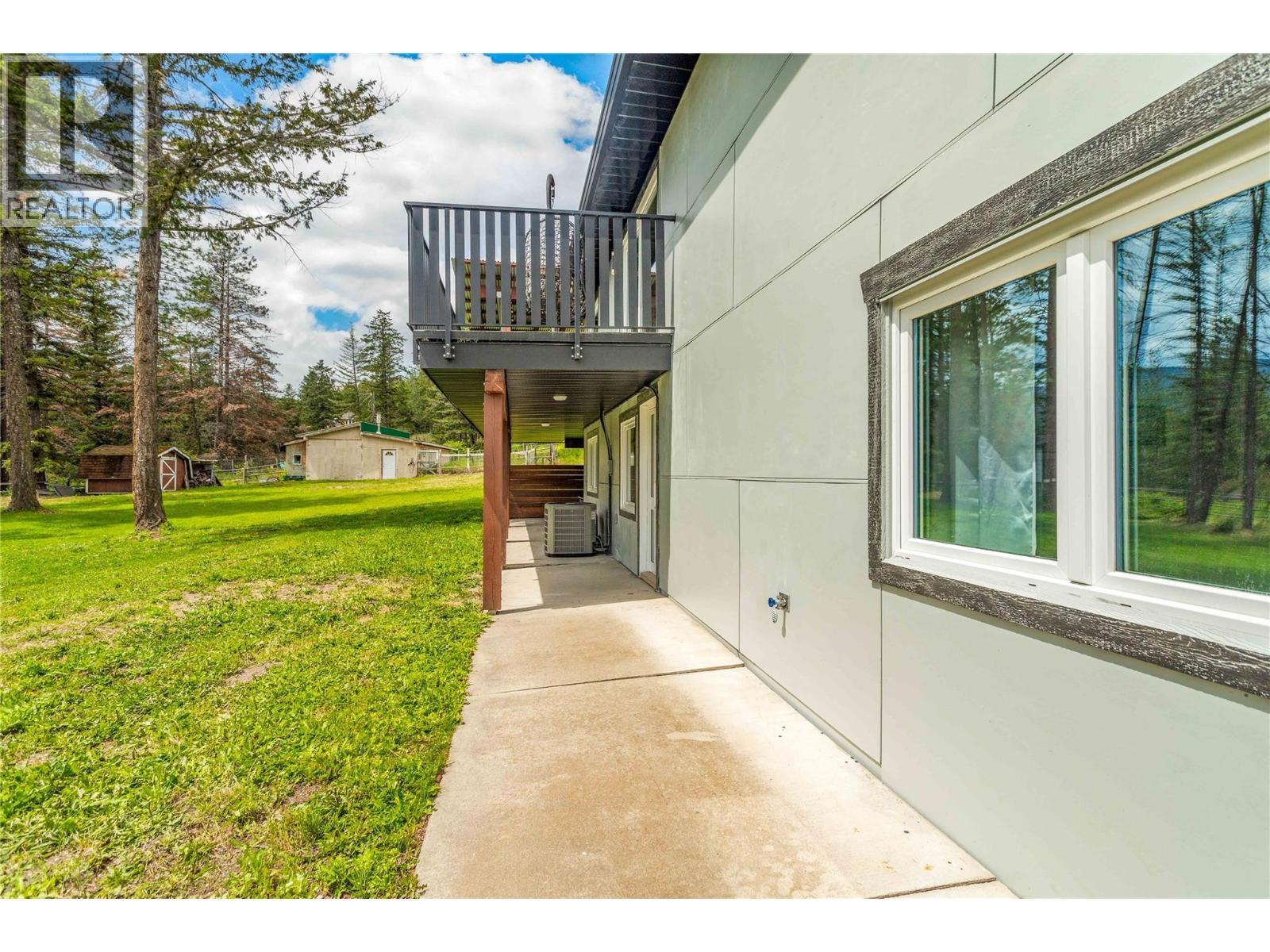 5308 Law Street. Peachland, British Columbia