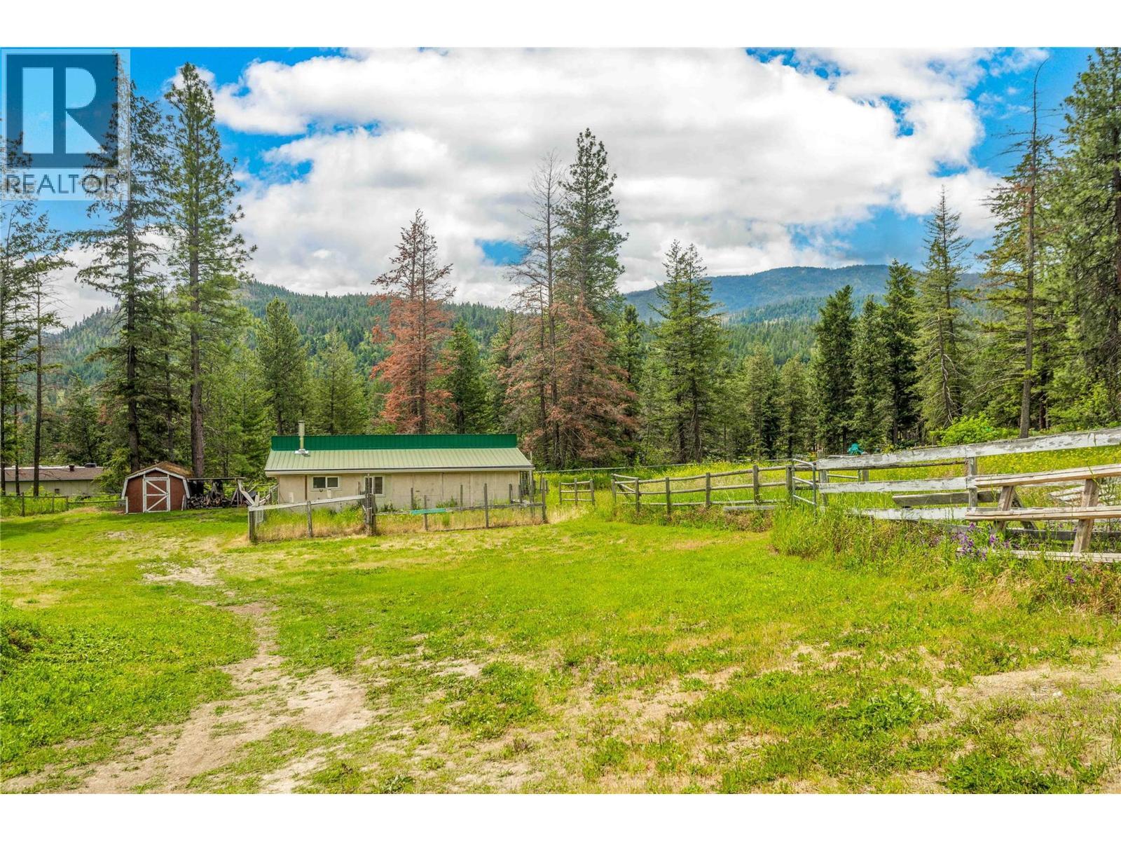 5308 Law Street. Peachland, British Columbia