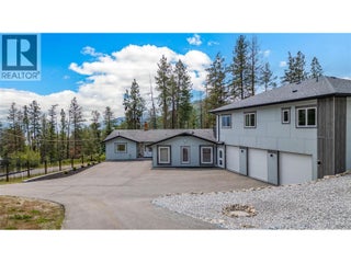 5308 Law Street. Peachland, British Columbia