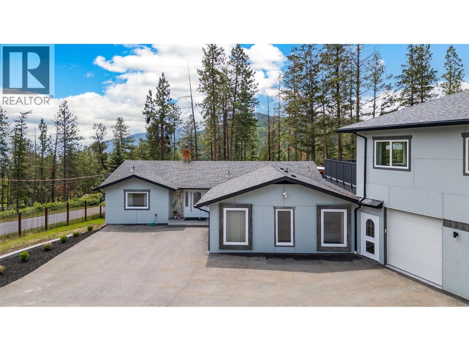 5308 Law Street. Peachland, British Columbia